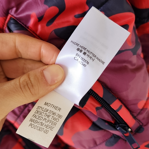 Mother two faced puffer jacket in I'm here wash - Picture 9 of 14